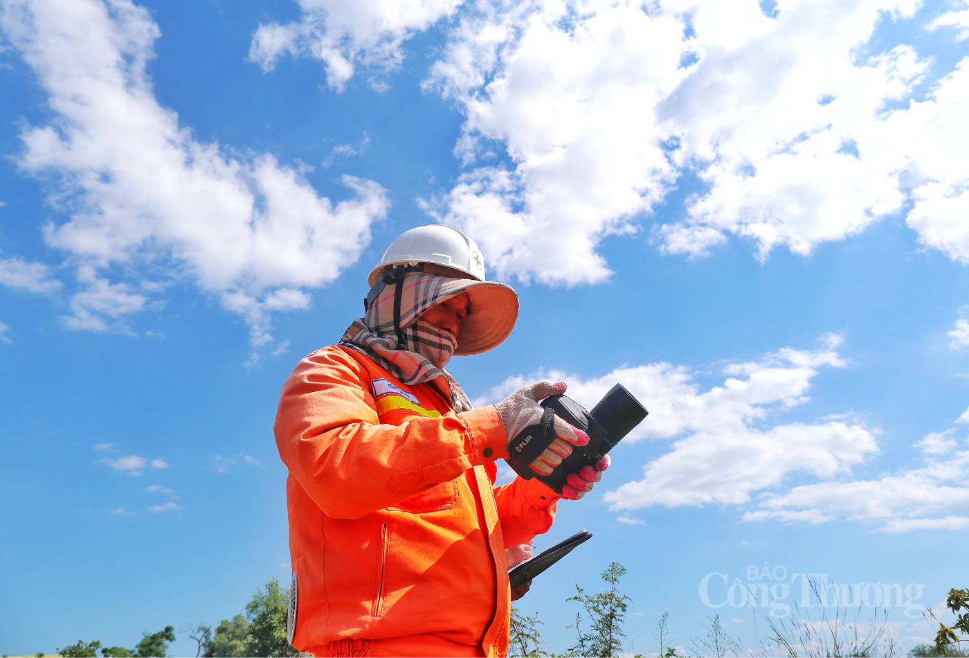 Căng mình trên 'chảo lửa' Hà Tĩnh, giữ vững mạch điện quốc gia - 10