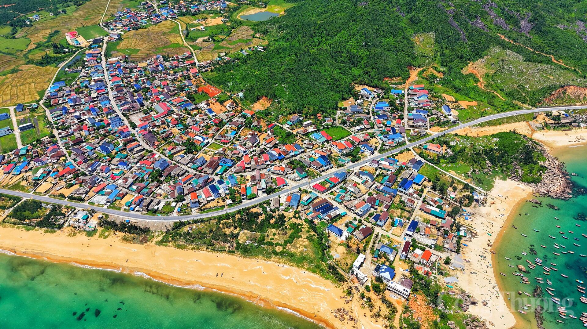 Khơi thông tiềm năng du lịch từ những bãi biển hoang sơ ở Hà Tĩnh - 9