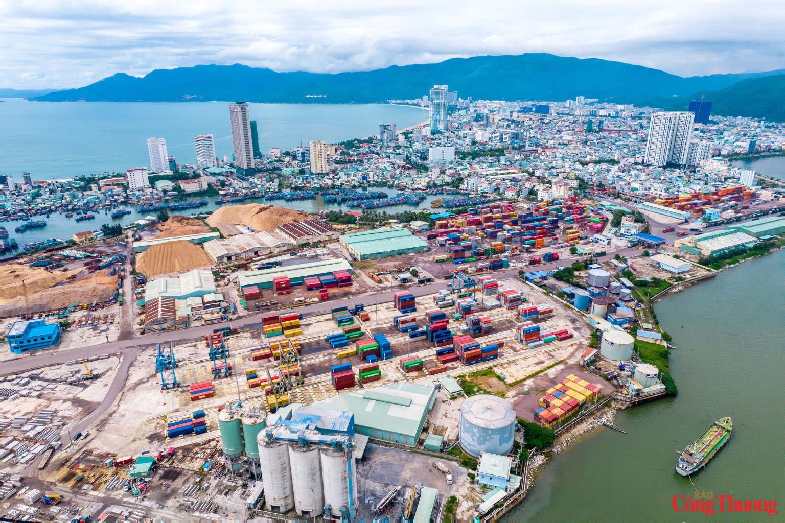 Theo chân đại biểu Quốc hội tiếp xúc cử tri giữa đại ngàn - Kỳ 4: Năm trục Công Thương đưa Tây Nguyên bứt phá - 12