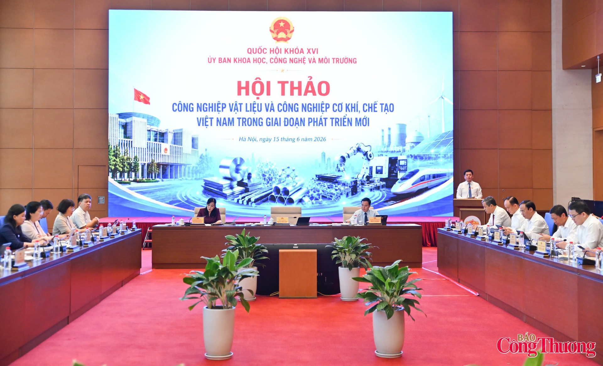Phó Chủ tịch Quốc hội Nguyễn Hồng Diên chủ trì Hội thảo "Công nghiệp vật liệu và công nghiệp cơ khí, chế tạo Việt Nam trong giai đoạn phát triển mới" diễn ra hôm 15/6/2026.