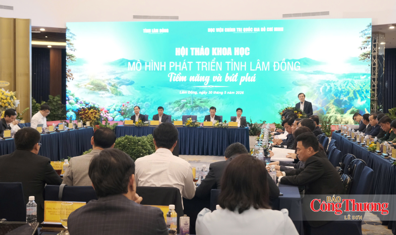 Chủ tịch UBND tỉnh Lâm Đồng: Khơi thông nguồn lực từ những việc chưa có tiền lệ sau sáp nhập - 4