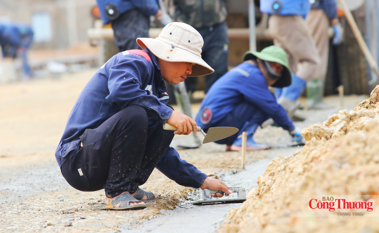 Cận cảnh các tuyến đường ‘huyết mạch’ tại Vũng Áng trước ngày về đích - 8