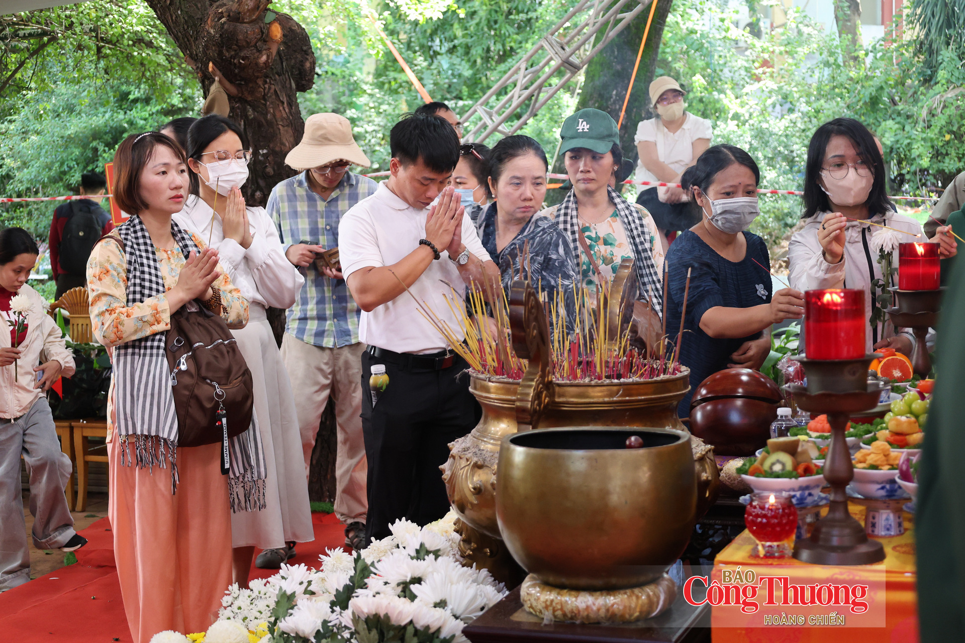 Chùm ảnh: Trong vòng tay Nhân dân, các liệt sĩ trở về với đất mẹ - 19