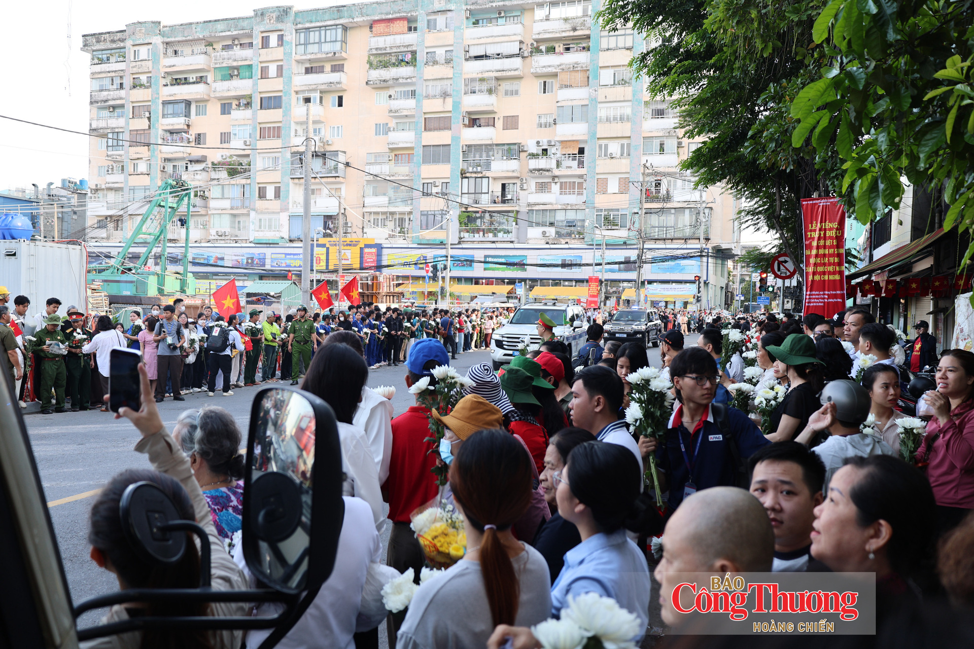 Chùm ảnh: Trong vòng tay Nhân dân, các liệt sĩ trở về với đất mẹ - 2
