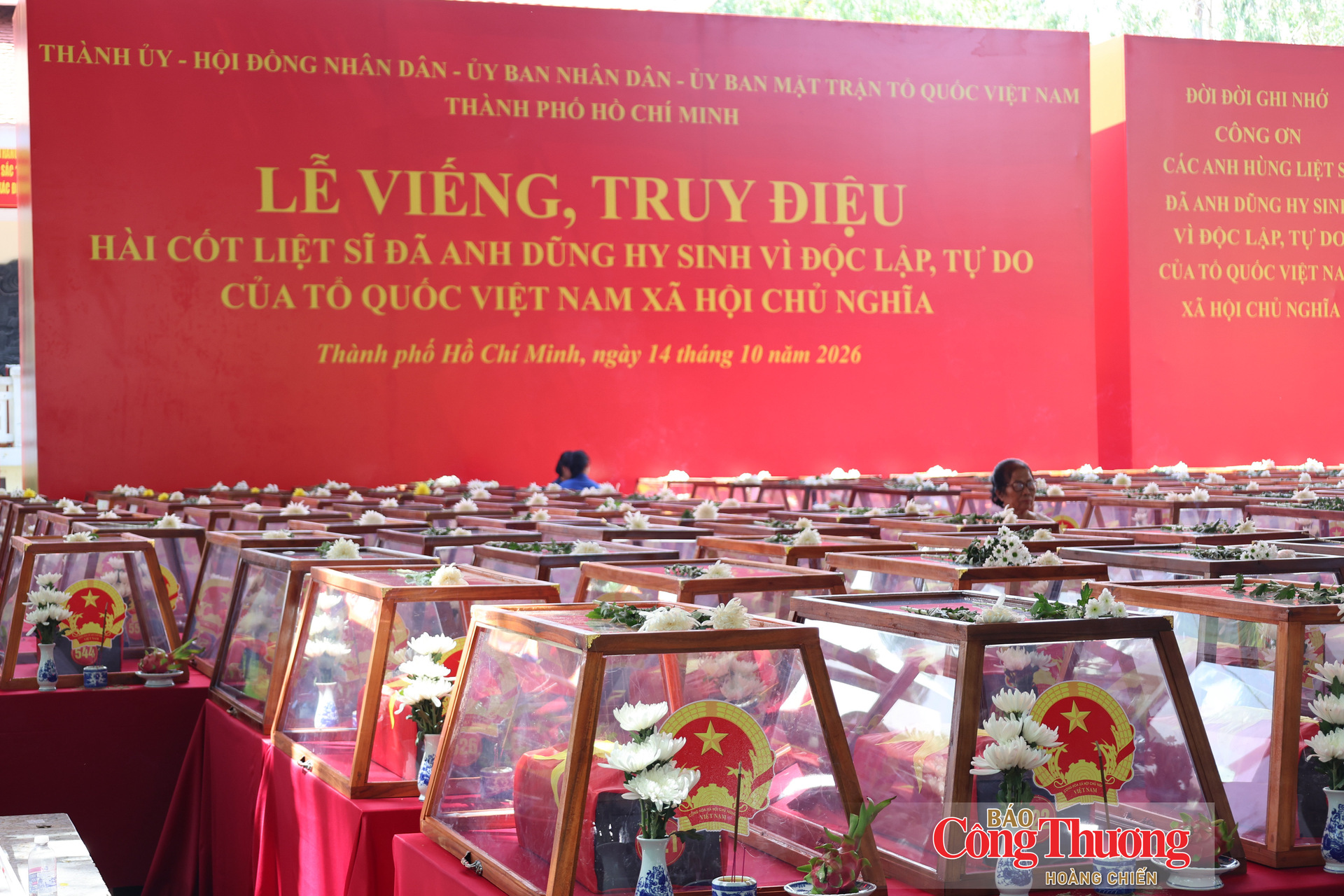 Chùm ảnh: Trong vòng tay Nhân dân, các liệt sĩ trở về với đất mẹ - 1