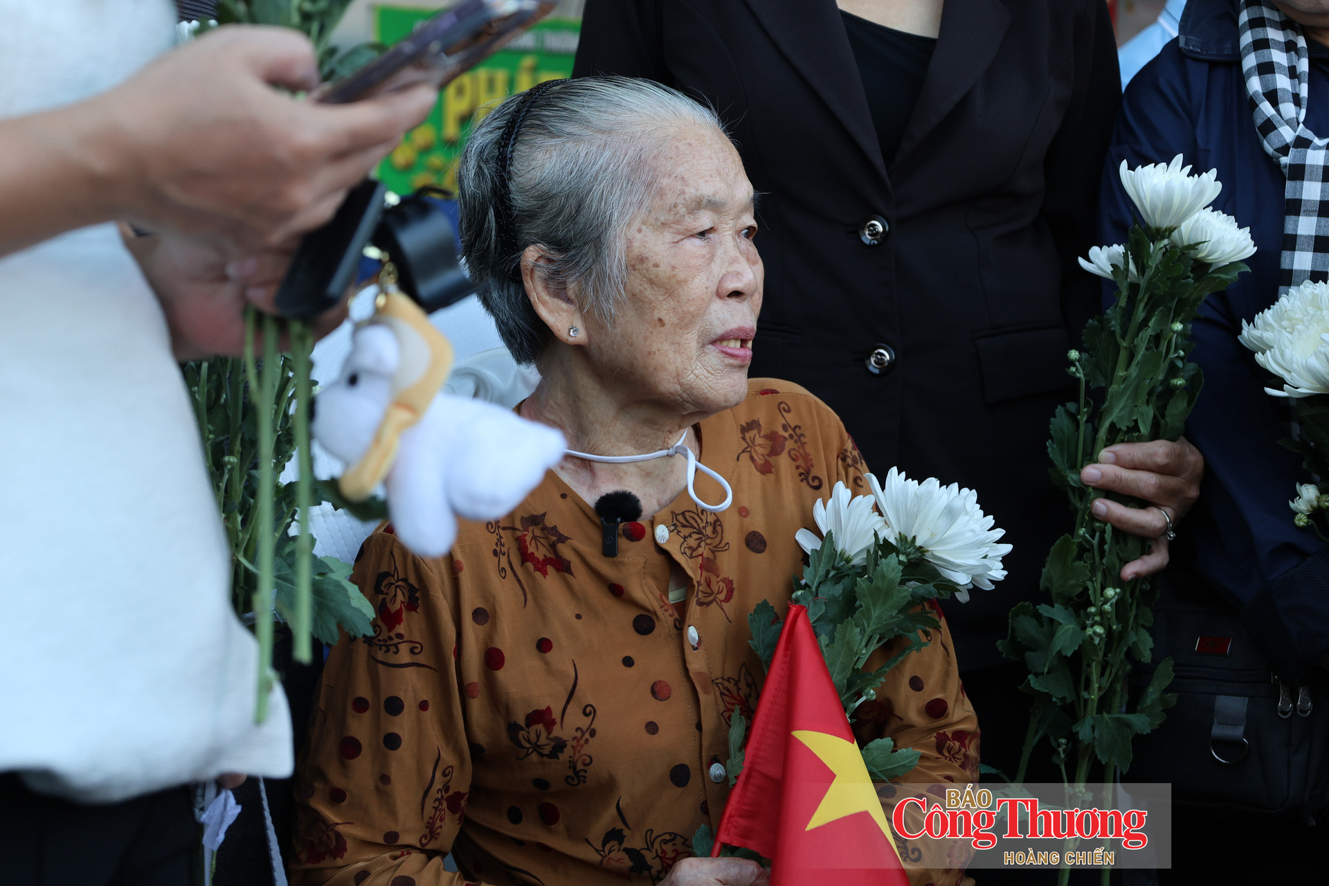 Chùm ảnh: Trong vòng tay Nhân dân, các liệt sĩ trở về với đất mẹ - 5