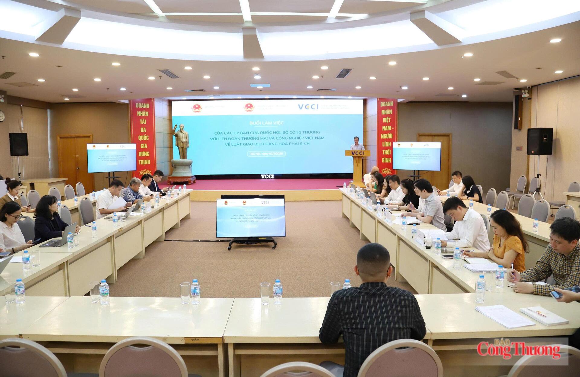 Toàn cảnh buổi tham vấn hôm 1/7/2026.