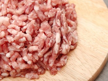 Giá thịt heo hôm nay 15/8: Một số mặt hàng giảm nhẹ 5%