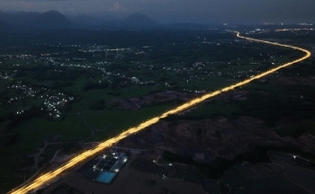 Quảng Ninh trang bị điện chiếu sáng toàn tuyến cao tốc dọc tỉnh