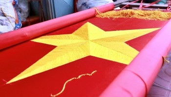 Ngôi làng thêu lên