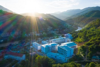 Hơn 1.500 học sinh trường THPT Kỳ Sơn hân hoan trước ngày khai trường 