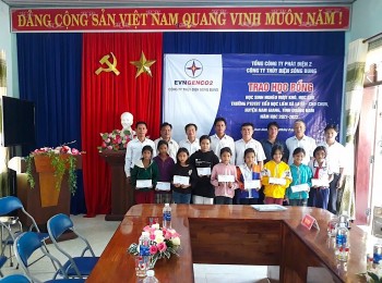 Công ty Thủy điện Sông Bung chia sẻ khó khăn cùng người dân huyện Nam Giang
