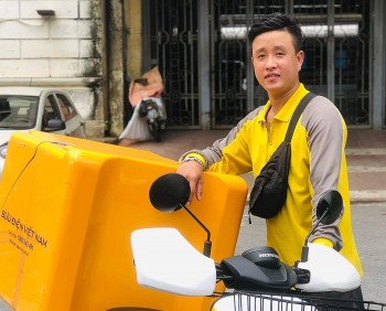 Vũ Văn Đạt - Bưu tá Bưu điện Hà Nội trả lại 140 triệu đồng cho khách hàng