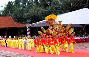 Hàng ngàn du khách, người dân tham dự Lễ hội Lam Kinh 2022 tại Thanh Hóa
