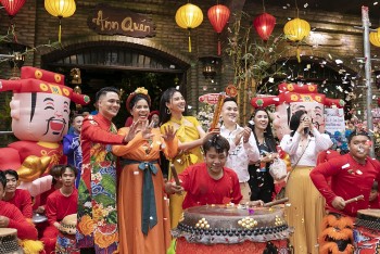 Siêu mẫu Vũ Thu Phương và dàn sao tại Ann Quán