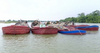 Khai thác khoáng sản tràn lan, cần làm rõ hành vi