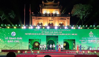 Trao Giải báo chí về phát triển văn hóa và xây dựng người Hà Nội thanh lịch, văn minh lần thứ V