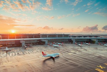 Kinh tế cất cánh cùng những đường băng: Từ câu chuyện thế giới