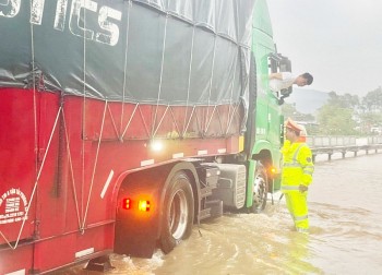 Thừa Thiên Huế: Tiếp tục điều tiết hồ chứa thuỷ điện để đón lũ