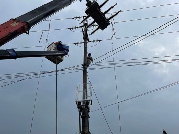Điện lực An Dương đảm bảo vận hành hệ thống điện an toàn và ổn định trước diễn biến của thời tiết