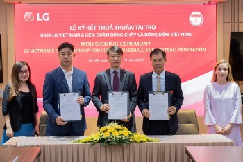 LG bắt tay hợp tác phát triển bộ môn bóng chày tại Việt Nam