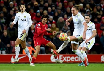 Lịch thi đấu bóng đá hôm nay ngày 30/10: Arsenal vs Nottingham, Manchester Utd vs West Ham, Valencia vs Barcelona