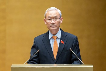 Đề xuất quy định giá trần sách giáo khoa, giữ Quỹ bình ổn giá xăng dầu