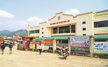 Thu hẹp khoảng cách giàu nghèo và chênh lệch giữa các vùng miền