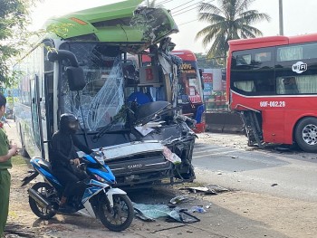 Đồng Nai: Hai xe khách va chạm trên Quốc lộ 1A lúc rạng sáng