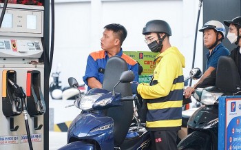 Chính phủ giao liên bộ rà soát, điều chỉnh chi phí định mức xăng dầu