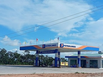 Gia Lai: Hàng loạt công ty kinh doanh xăng dầu ngang nhiên đấu nối trái phép vào Quốc lộ