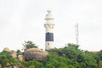 Bình Định: “Thay áo mới” cho Hải đăng Cù Lao Xanh