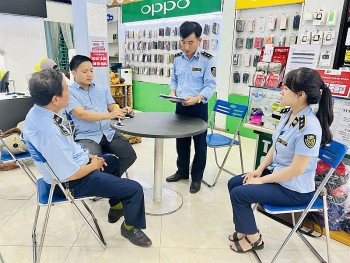 Thừa Thiên Huế: Xử phạt 8 cửa hàng kinh doanh hàng giả, không rõ nguồn gốc