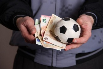 Thủ tướng Phạm Minh Chính chỉ đạo triệt phá các ổ nhóm cờ bạc, cá độ bóng đá mùa World Cup