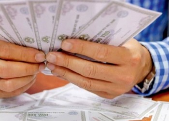 Hoán đổi trái phiếu lấy nhà đất: Chuyển từ rủi ro này sang rủi ro khác