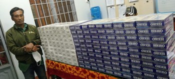 Kiên Giang: Bắt quả tang đối tượng vận chuyển 1.800 bao thuốc lá điếu nhập lậu