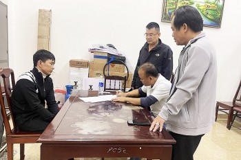 Thừa Thiên Huế: Bắt 3 đối tượng cùng 5 kg ma tuý, một khẩu súng, 40 viên đạn