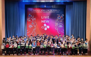 Tập đoàn CJ 10 năm liên tiếp trao học bổng cho học sinh tỉnh Lâm Đồng
