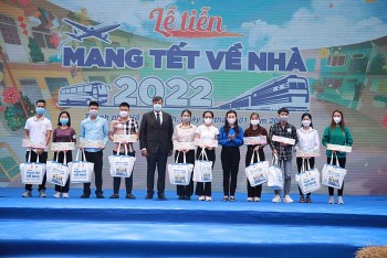 Viết tiếp hành trình ý nghĩa “Mang Tết về nhà” 2023
