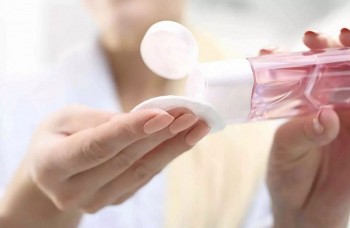 Thu hồi toàn quốc 3 sản phẩm tẩy trang của Pháp