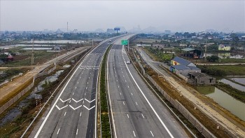 Thủ tướng Chính phủ yêu cầu đẩy nhanh tiến độ dự án đường bộ cao tốc quan trọng
