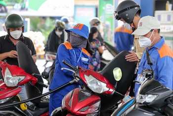 Giá xăng dầu hôm nay 1/1/2023: Xăng tăng từ 1.045- 1.100 đồng/lít, giá dầu tăng từ 330-770 đồng/lít