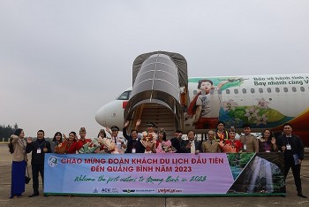 Quảng Bình: Đón đoàn du khách đầu tiên
