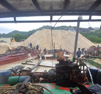 Vụ xử phạt sà lan ở Nha Trang: Cần xem xét khách quan giải trình chỉ