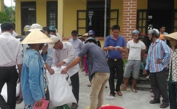 Khẩn trương xuất hỗ trợ gạo cho người dân trong Tết Nguyên đán Quỹ Mão