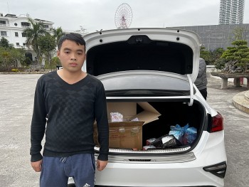 Quảng Ninh: Phát hiện trường hợp mang 36 hộp pháo hoa đi tiêu thụ