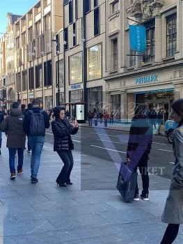 Phương Oanh và Shark Bình tiếp tục bị bắt gặp sánh đôi ở trời Âu