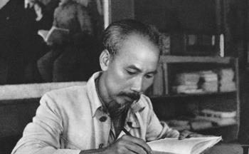 Ánh sáng soi đường cho cách mạng Việt Nam