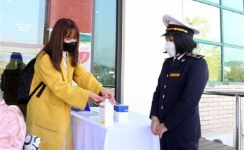 Thủ tướng: Tăng cường phòng, chống COVID-19 dịp Tết và mùa lễ hội 2023