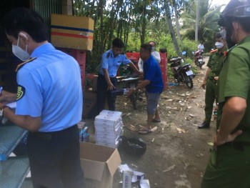 Vĩnh Long: Một hộ kinh doanh thuốc lá điếu nhập lậu bị xử phạt 60 triệu đồng